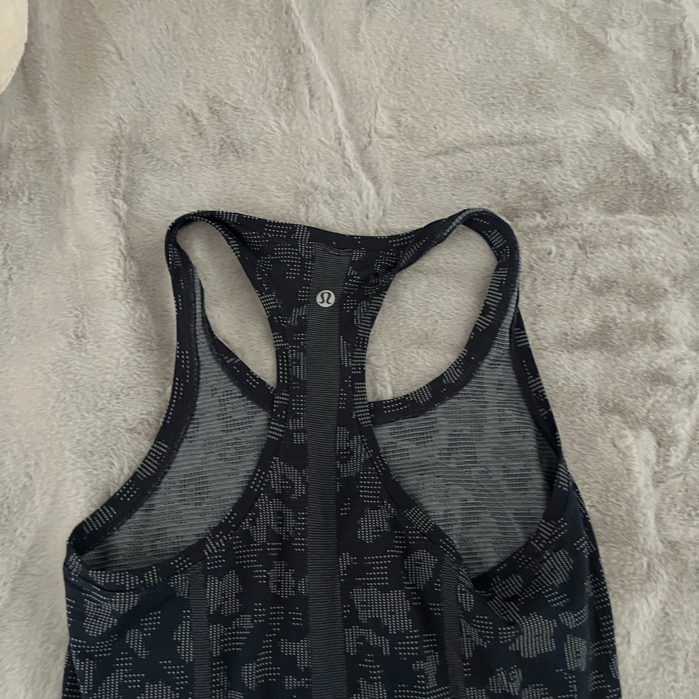 lululemon never worn tank